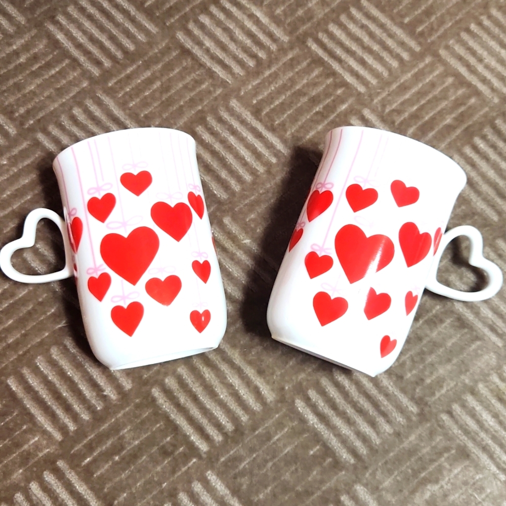 Heart Mugs Set if 2 from Mervyn's 1990's NIB - Picture 2 of 7